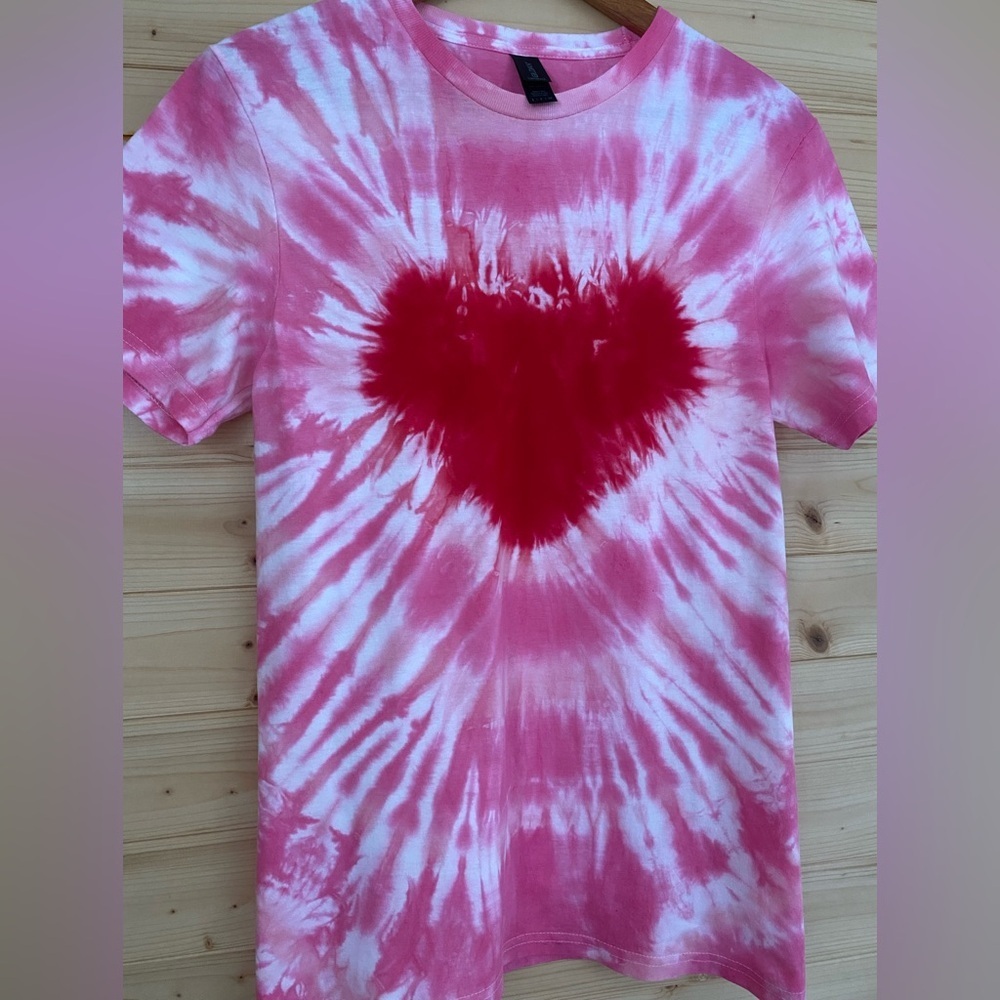 NEW GILDAN Soft Style Tie-Dye T-Shirt Pink Red White Small Boho Festival - Picture 2 of 8